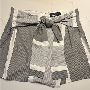Lulu's Adieu White and Grey Striped Tie-Front Skort - Size Medium